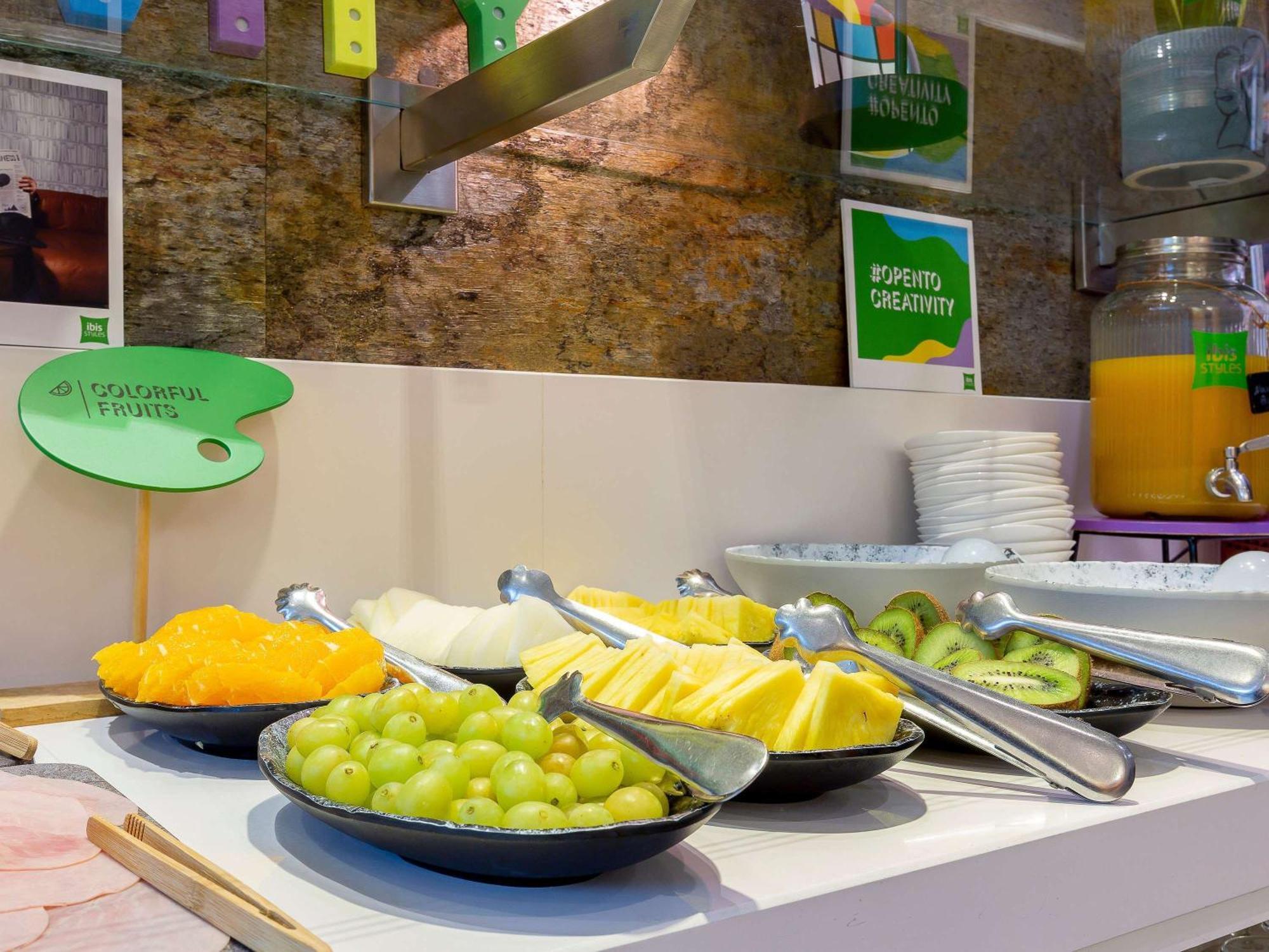 Отель Ibis Styles Madrid Prado Экстерьер фото