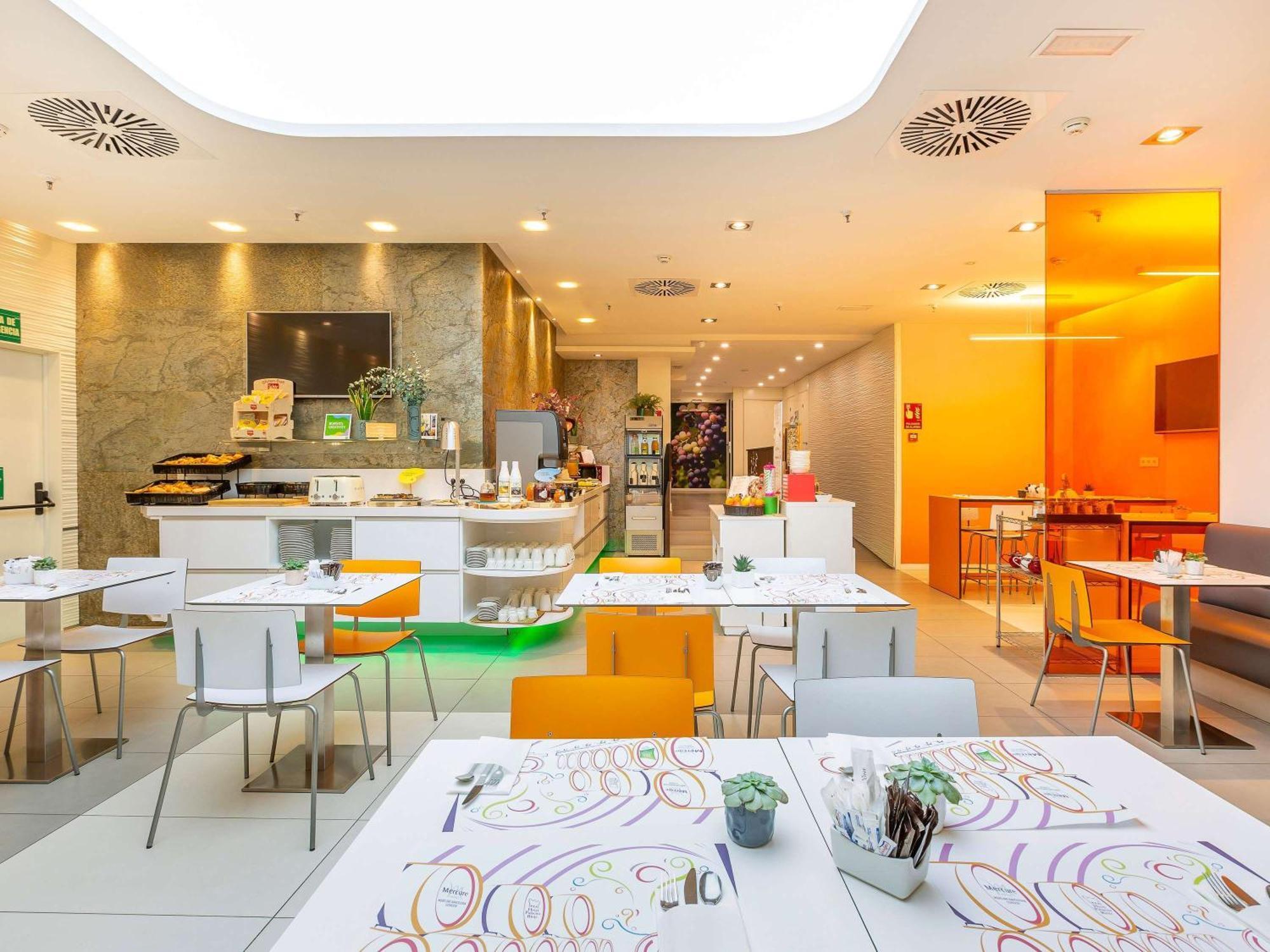 Отель Ibis Styles Madrid Prado Экстерьер фото