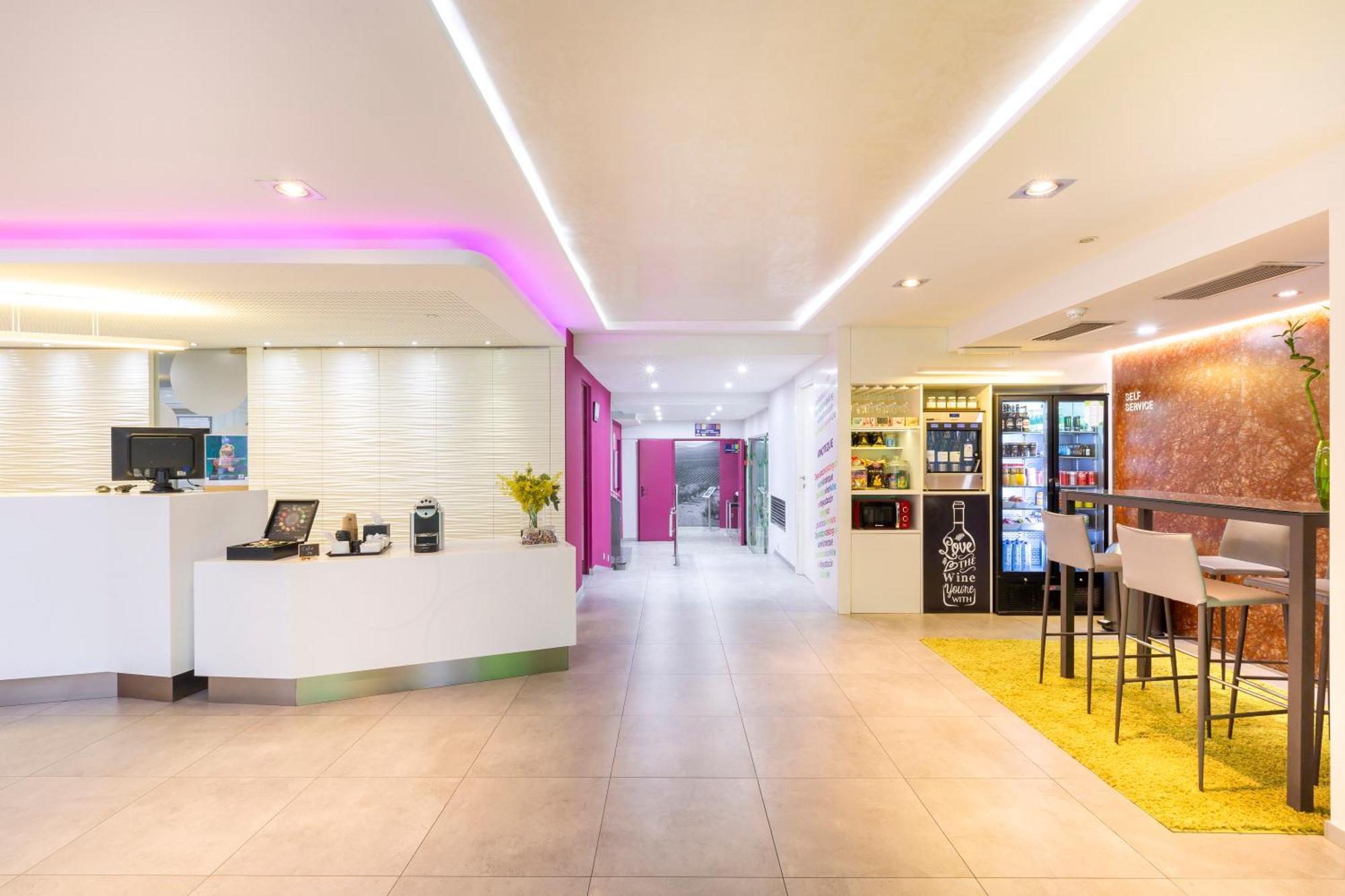 Отель Ibis Styles Madrid Prado Экстерьер фото