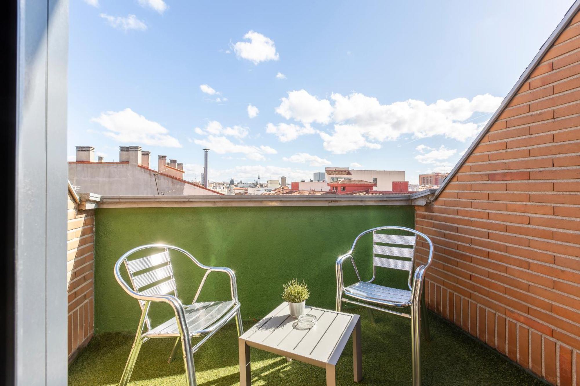 Отель Ibis Styles Madrid Prado Экстерьер фото