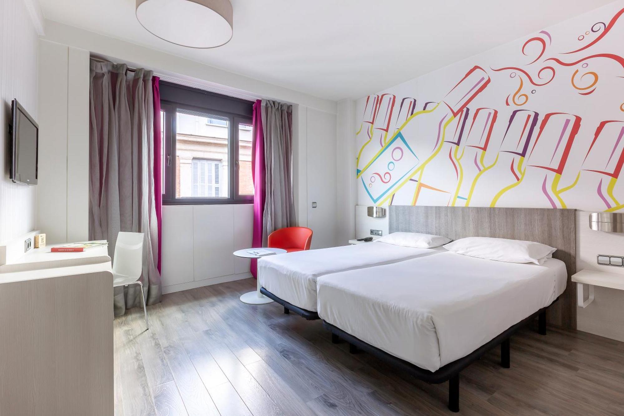 Отель Ibis Styles Madrid Prado Экстерьер фото