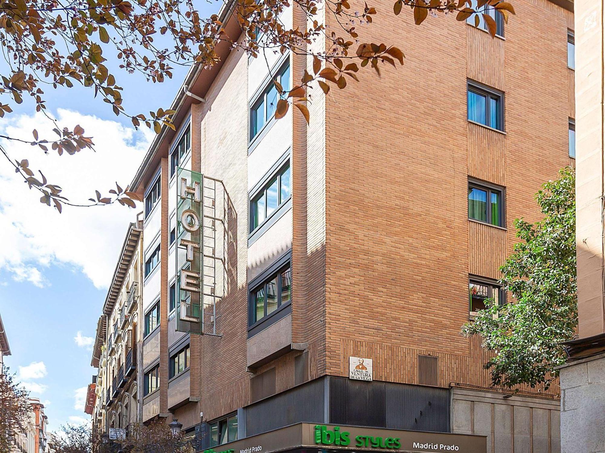 Отель Ibis Styles Madrid Prado Экстерьер фото