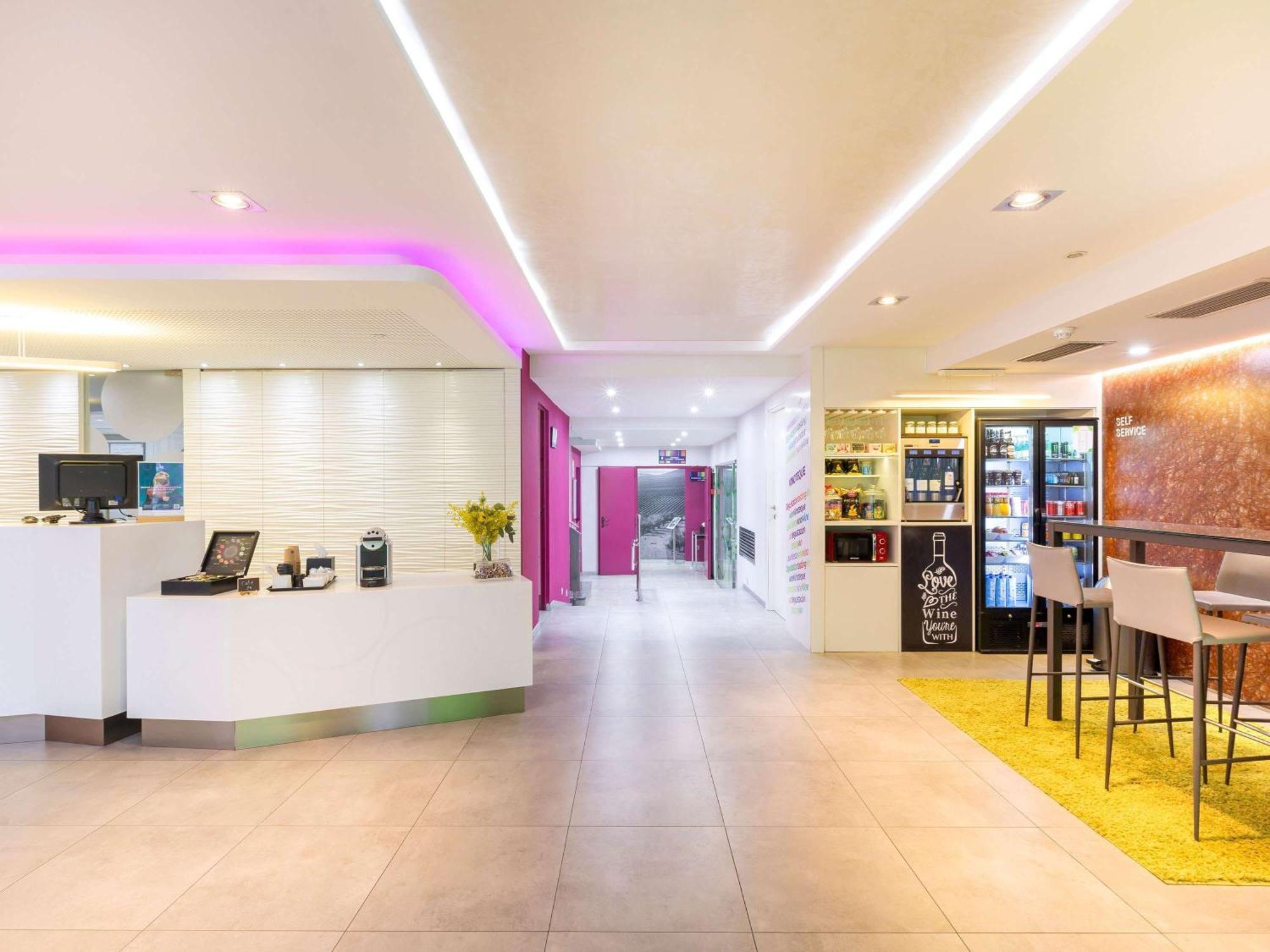 Отель Ibis Styles Madrid Prado Экстерьер фото